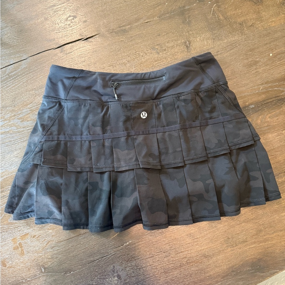 Lululemon Pace Rival Mid Rise Skirt
Heritage 365 Camo Deep Coal Multi / Black